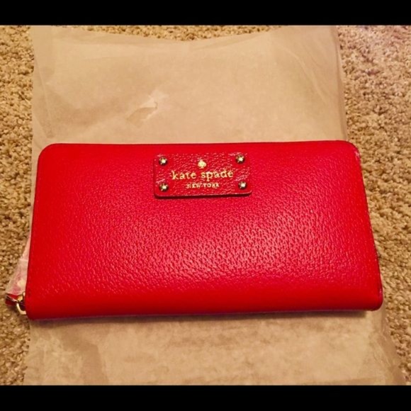 kate spade Handbags - 🌸🌸🌸 FINAL PRICE Kate Spade Wallet!